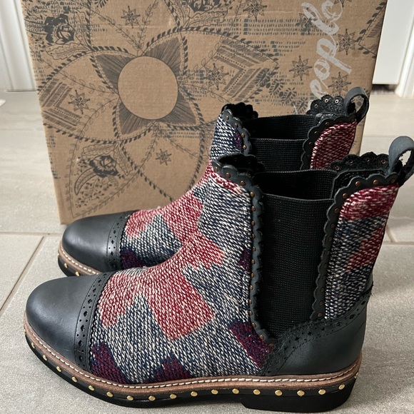 Free People Boots - Picture 1 of 15
